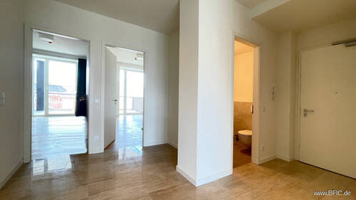 Diele, Zimmer, Duschbad - 