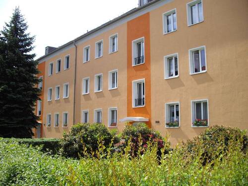 Ansicht straßenseitig - geräumige 4-Raum-Wohnung in guter Lage in Radeberg