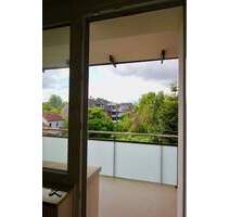 freie Wohnung - 2 Zimmer - 60 m2 - toller Schnitt 2 Zimmer + Loggia + Tiefgarage + Keller - - Hamburg Wandsbek