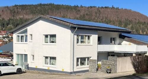 Außenansicht - Saniertes, großzügiges Zweifamilienhaus in zentrumsnaher Lage