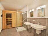 Großes Bad en Suite mit Sauna - 