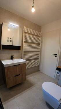 Waschtisch mit Spiegelschrank - 