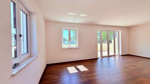 Blick zum Wohnbereich - Terrassenwohnung mit 95,20 m&sup2; in Garching an der Alz zur Miete