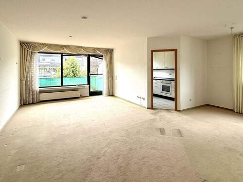 Wohn-/ Esszimmer - 3 Zimmer Etagenwohnung zum Kaufen in Düsseldorf