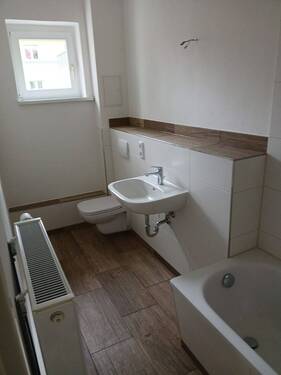Bad.jpg - Etagenwohnung mit 69,00 m&sup2; in Dresden zur Miete