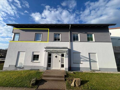 Ansicht Hauseingang - 2 Zimmer Etagenwohnung zum Kaufen in Auerbach
