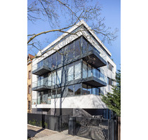 Von privat an privat: vermietete ETW im Bauhausstil, Baujahr 2018-2019, 3 Zimmer, 2 Terrassen, 2 Bäder, Wohnküche, 2 Stellplätze, Wärmepumpe - Berlin Niederschönhausen