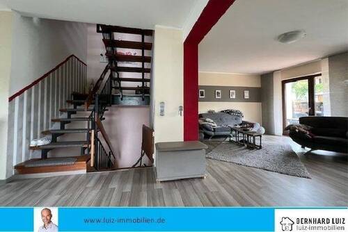 Flur.jpg - 6 Zimmer Reihenendhaus in Uhingen