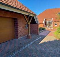 Ebenerdiges Wohnen mit Stil - gemütliches Einfamilienhaus auf großem Grundstück in zweiter Reihe - Südbrookmerland / Moordorf