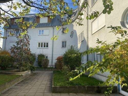 Innenhofansicht - Terrassenwohnung mit 110,00 m&sup2; in Dresden zum Kaufen