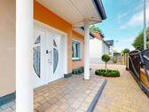 Titelbild - Bezugsfreies Einfamilienhaus in Velten mit großem Garten & Terrasse