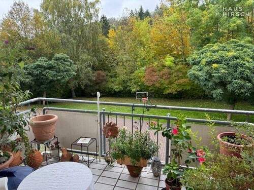 Blick ins Grüne - Neu-Anspach: Helle 3-Zimmer-Wohnung mit Balkon &. Tiefgaragenplatz