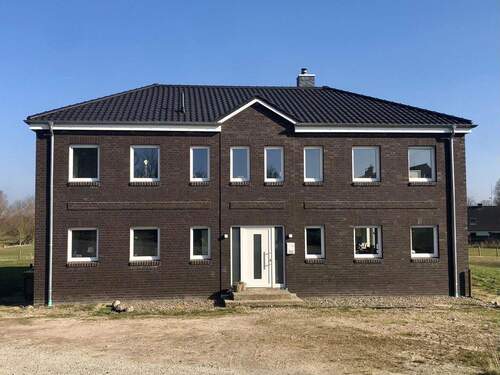 Bild 2 - 7 Zimmer Einfamilienhaus zum Kaufen in Grammdorf