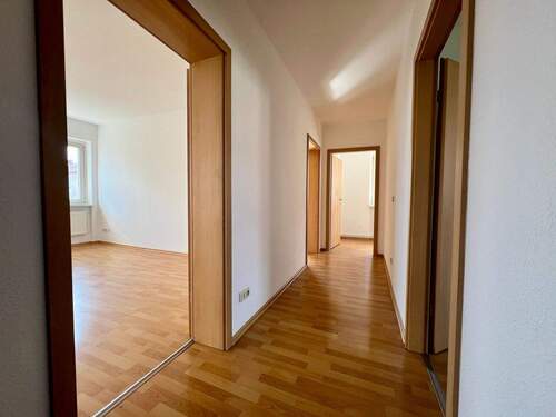 Wohnungsflur - Mehrfamilienhaus, Wohnhaus in Magdeburg zum Kaufen