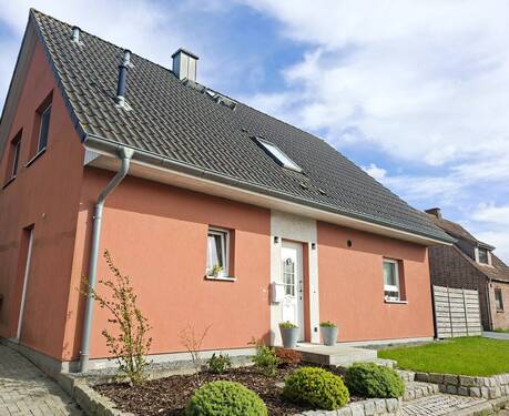 Ansicht 2 - Haus sucht glückliche Familie - 298.000,00&nbsp;EUR Kaufpreis, ca.&nbsp; 136,00&nbsp;m&sup2;&nbsp;Wohnfl&auml;che