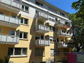 Hausansicht - Geräumige 4 Zimmer Wohnung in Freiburg - Zähringen