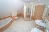 Badezimmer Dachgeschoss - 