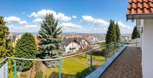 Blick vom Balkon in Garten OG - 