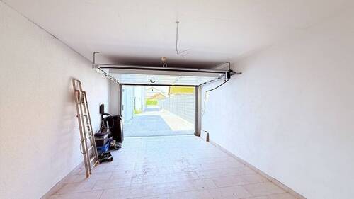 Garage mit el. Torantrieb - 