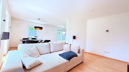 Wohnbereich II - Einfamilienhaus mit 168,10 m&sup2; in Töging a.Inn zur Miete