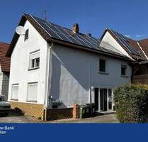 Zweifamilienhaus mit Potenzial und viel Platz in begehrter Lage von Herxheim