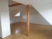 Wohnzimmer Mitte von Türe aus - 