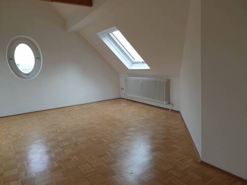 Schlafzimmer rechts von Türe aus - 