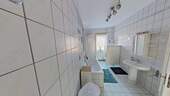 Badezimmer - Etagenwohnung mit 84,00 m² in Köthen/ Anhalt zur Miete