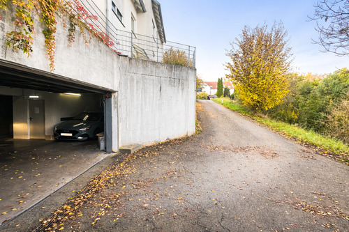 Garageneinfahrt /-Stellplatz - 