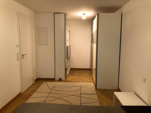 Schlafzimmer Schrank - 2 Zimmer Etagenwohnung zur Miete in Stuttgart