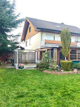 Außenansicht - Familienfreundliches Haus mit Potenzial!