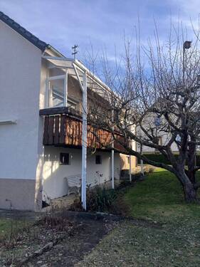 Seitenansicht Süd mit Balkon - Mehrfamilienhaus, Wohnhaus mit 132,00 m² in Denkingen zum Kaufen