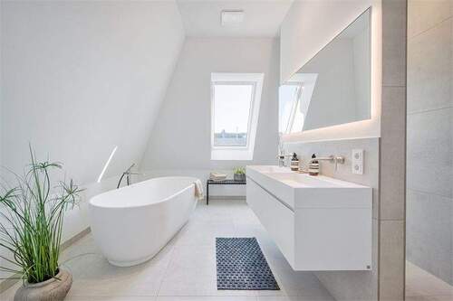 4 Masterbad - Etagenwohnung mit 230,20 m&sup2; in Berlin zum Kaufen