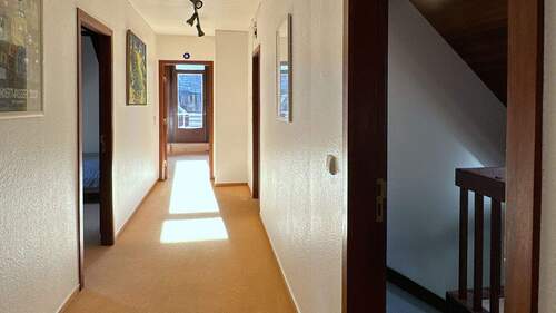 20 Flur zur Westseite DG - 