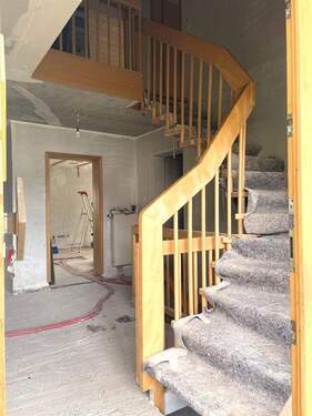 Eingangsbereich Flur - 7 Zimmer Einfamilienhaus zum Kaufen in Eschelbronn