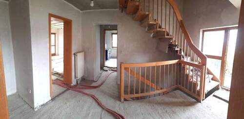 Flur EG - 7 Zimmer Einfamilienhaus in Eschelbronn