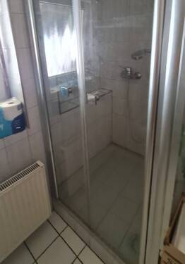 Badezimmer 1. OG mit Dusche.jpg - 