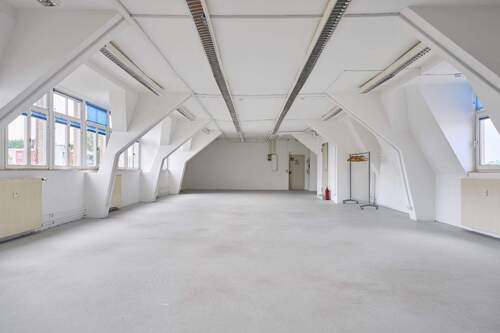 Bürofläche 3. OG - Büro zur Miete in Nürnberg