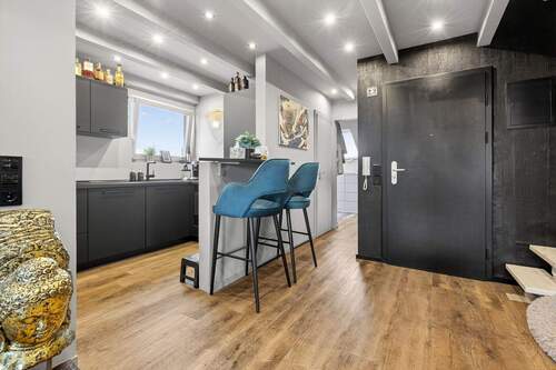 Küche und Eingangsbereich - 3 Zimmer Etagenwohnung in Stutensee / Büchig