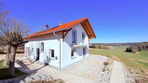 Blick zum Anwesen I - 