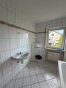 Badezimmer mit Fenster - 