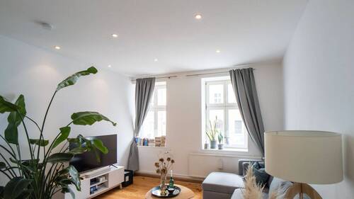 Wohnzimmer-3.jpg - HOMESK - Sofort bezugsfreie 3-Zimmer-Altbauwohnung im Hochparterre im Prenzlauer Berg