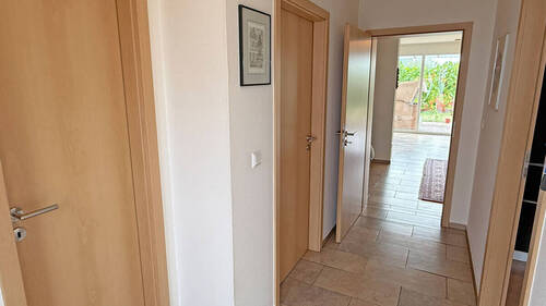 Flur - 3 Zimmer Reihenendhaus in Moers