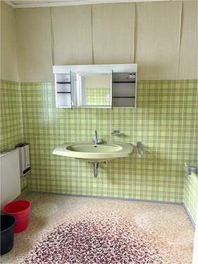 Peter Dondorf Immobilien - OG Badezimmer - 