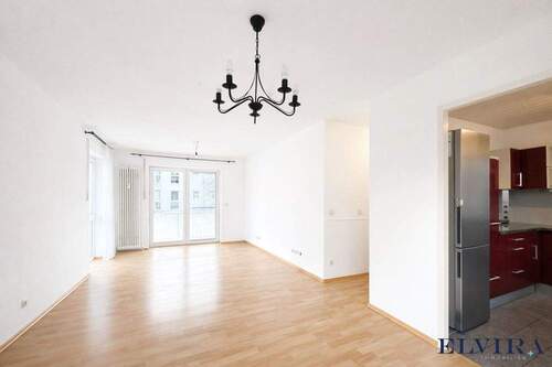 lichtdurchfluteter Wohn-Essbereich - 3 Zimmer Etagenwohnung zum Kaufen in München / Ludwigsfeld