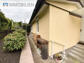 seitliche Hausansicht - 2 Zimmer Mehrfamilienhaus, Wohnhaus zum Kaufen in Lippersdorf-Erdmannsdorf