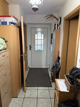 Eingangsbereich/ Flur - 5 Zimmer Einfamilienhaus in Ratzeburg