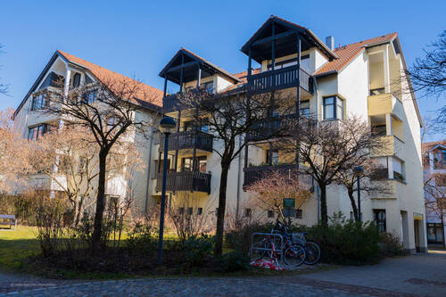 Westansicht - ***Heike Borchers Immobilien***Dachgeschosstraum im Herzen von Unterhaching***