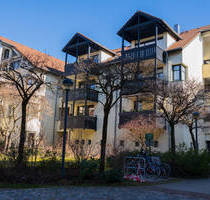 ***Heike Borchers Immobilien***Dachgeschosstraum im Herzen von Unterhaching***
