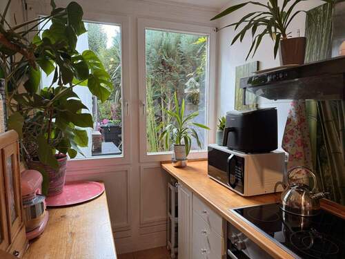 Ausblick von der Küche - Terrassenwohnung mit 74,00 m² in Bubenreuth zum Kaufen